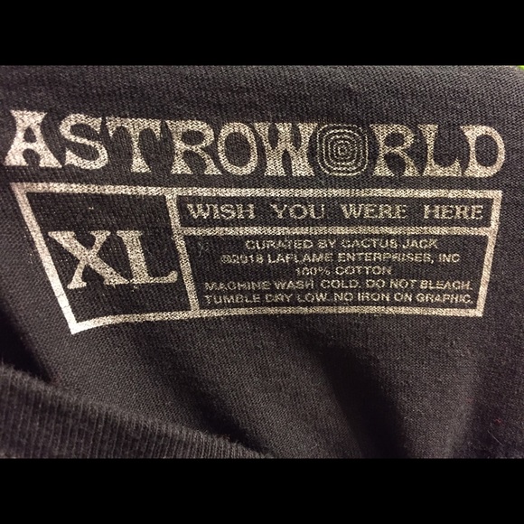 Astroworld merch tour - Picture 2 of 3